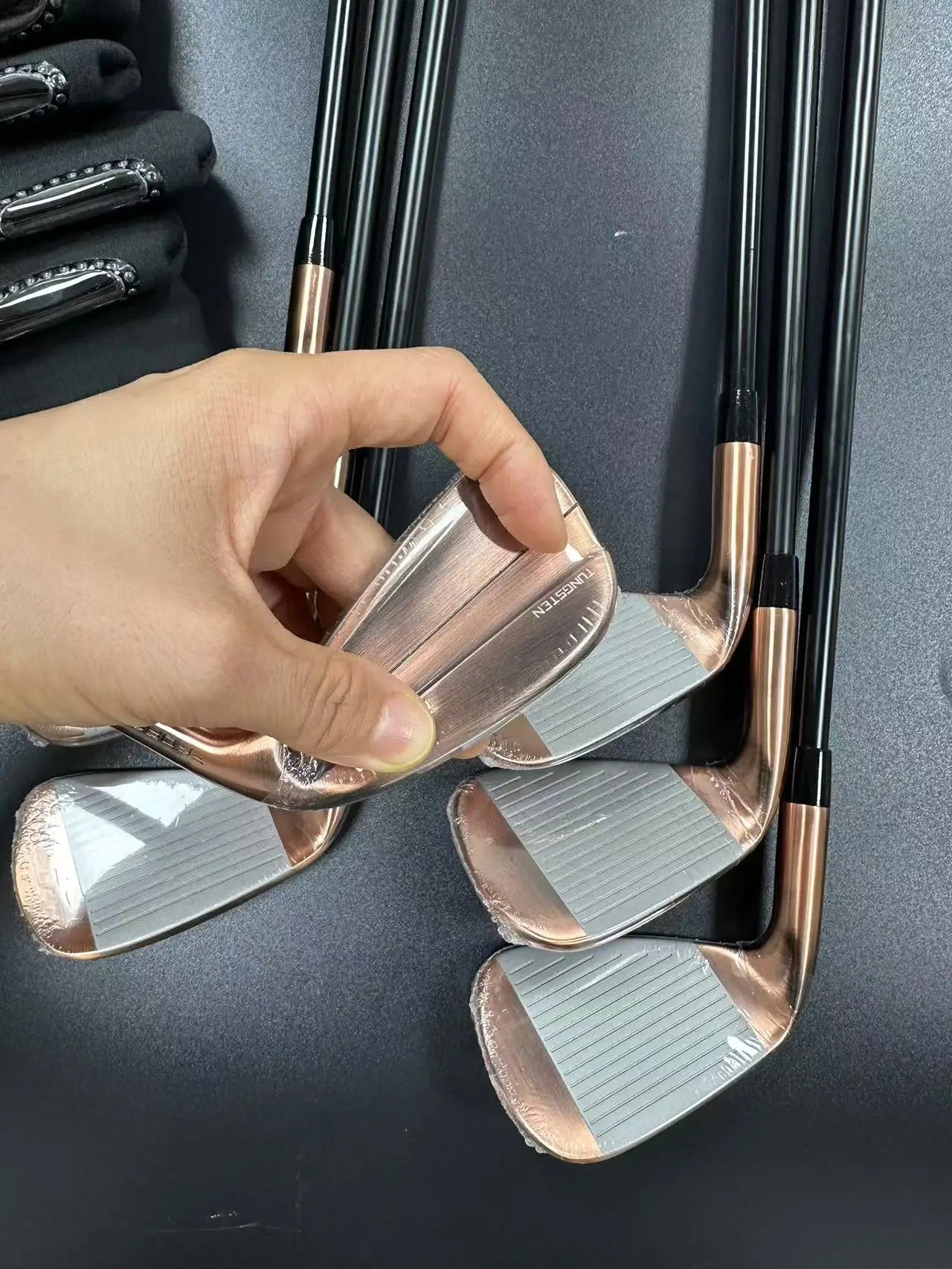 New Brand Golf Irons Copper Color Set P 790 456789p with Shaft